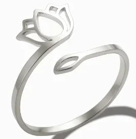 Anillo de Acero Inoxidable Calado - Joya Moderna y Resistente al Agua para Mujer