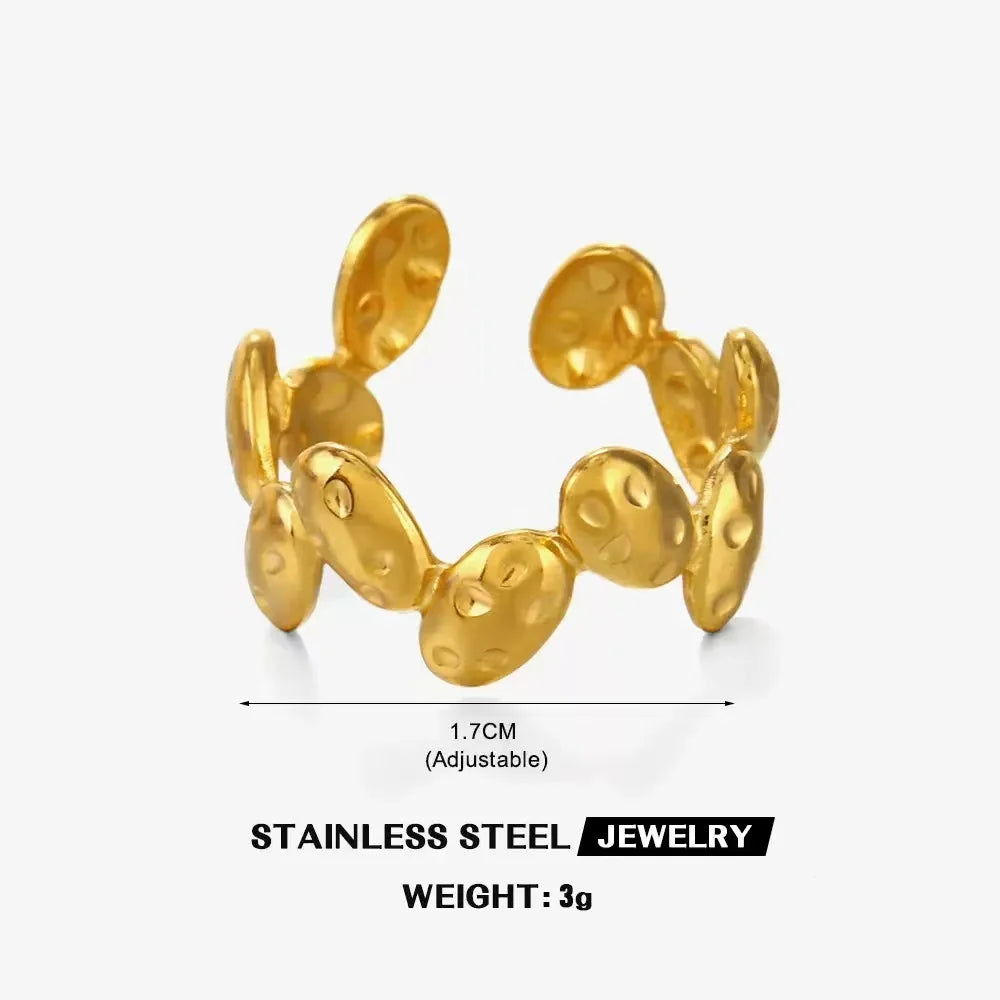 Anillo de Acero Inoxidable Calado - Joya Moderna y Resistente al Agua para Mujer