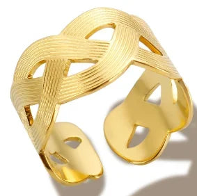 Anillo de Acero Inoxidable Calado - Joya Moderna y Resistente al Agua para Mujer