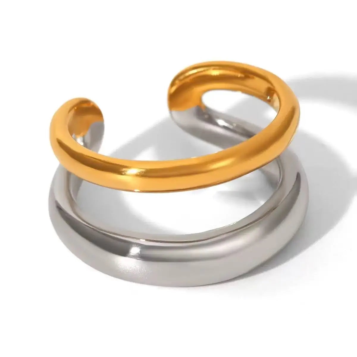 Anillo de Acero Inoxidable Calado - Joya Moderna y Resistente al Agua para Mujer